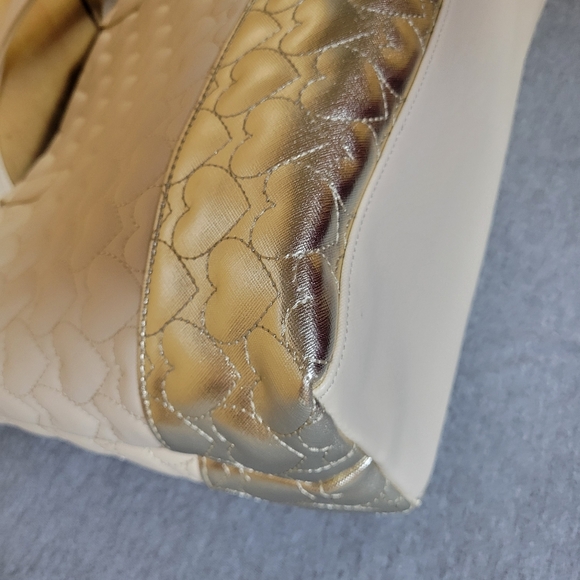 Betsey Johnson Heart Tote ❤️ - Picture 10 of 12